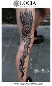 tatuaje-cinturo-serpiente-Logia-Barcelona-Arse   